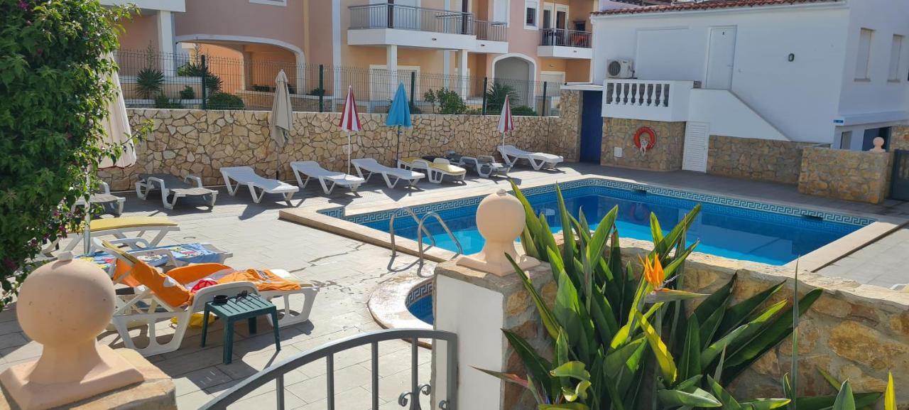 Apartamentos Cabrita Olhos de Agua  Exterior foto